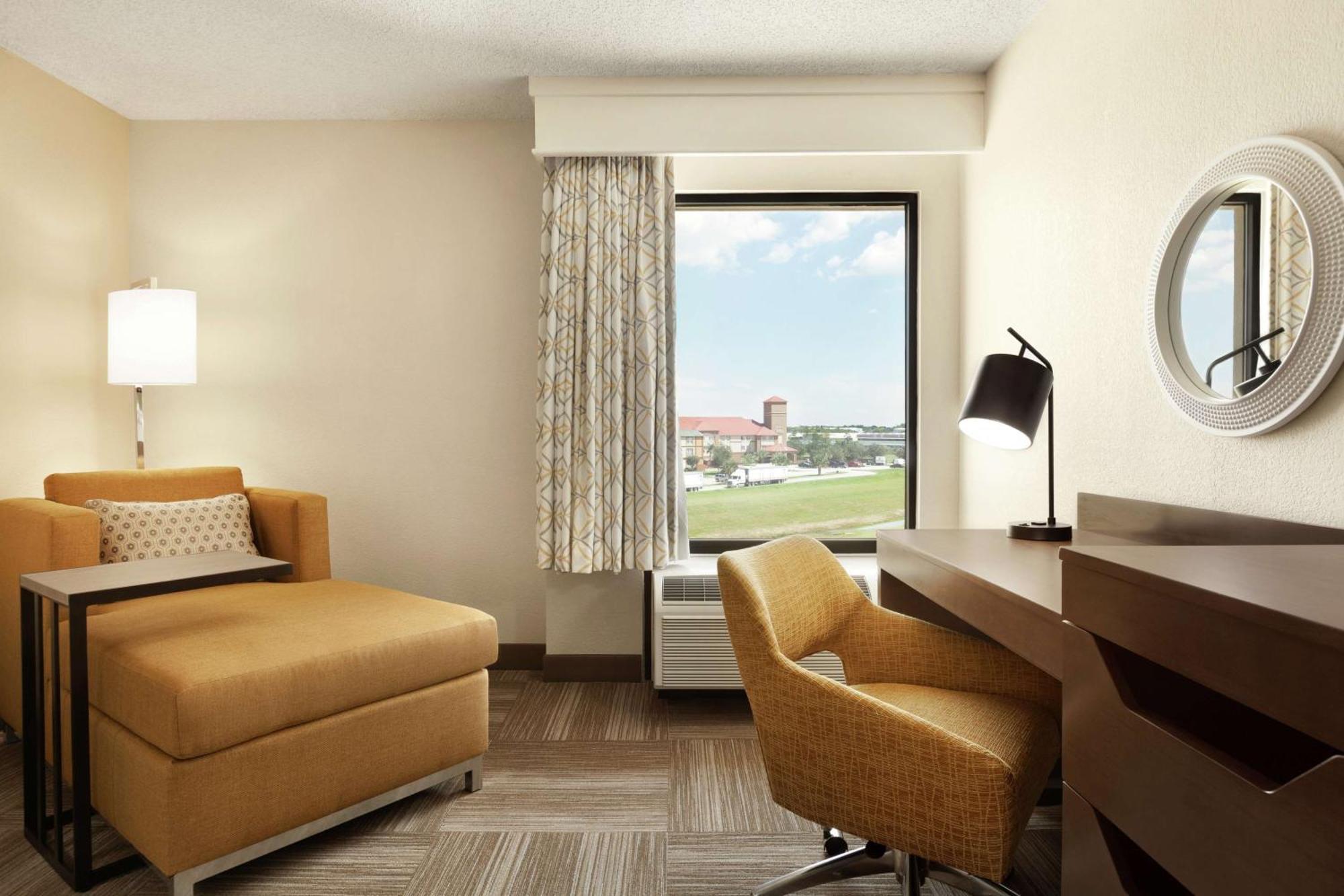 Hampton Inn Houston Hobby Airport Exterior foto